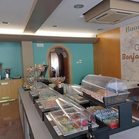 凉棚酒店 3*